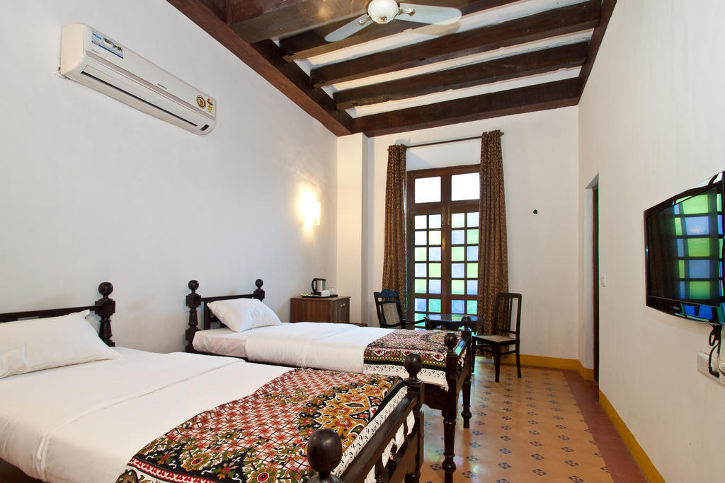 Abrigo De Botelho GOA